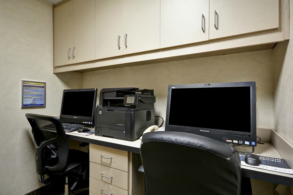 Moline Construction Management Inc Hilton Garden Inn Austin Round Rock Computer Station